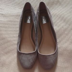 NEW / NWOT  DV by Dolce Vita Taupe/ Light Brown/ Tan  Women's Loafers